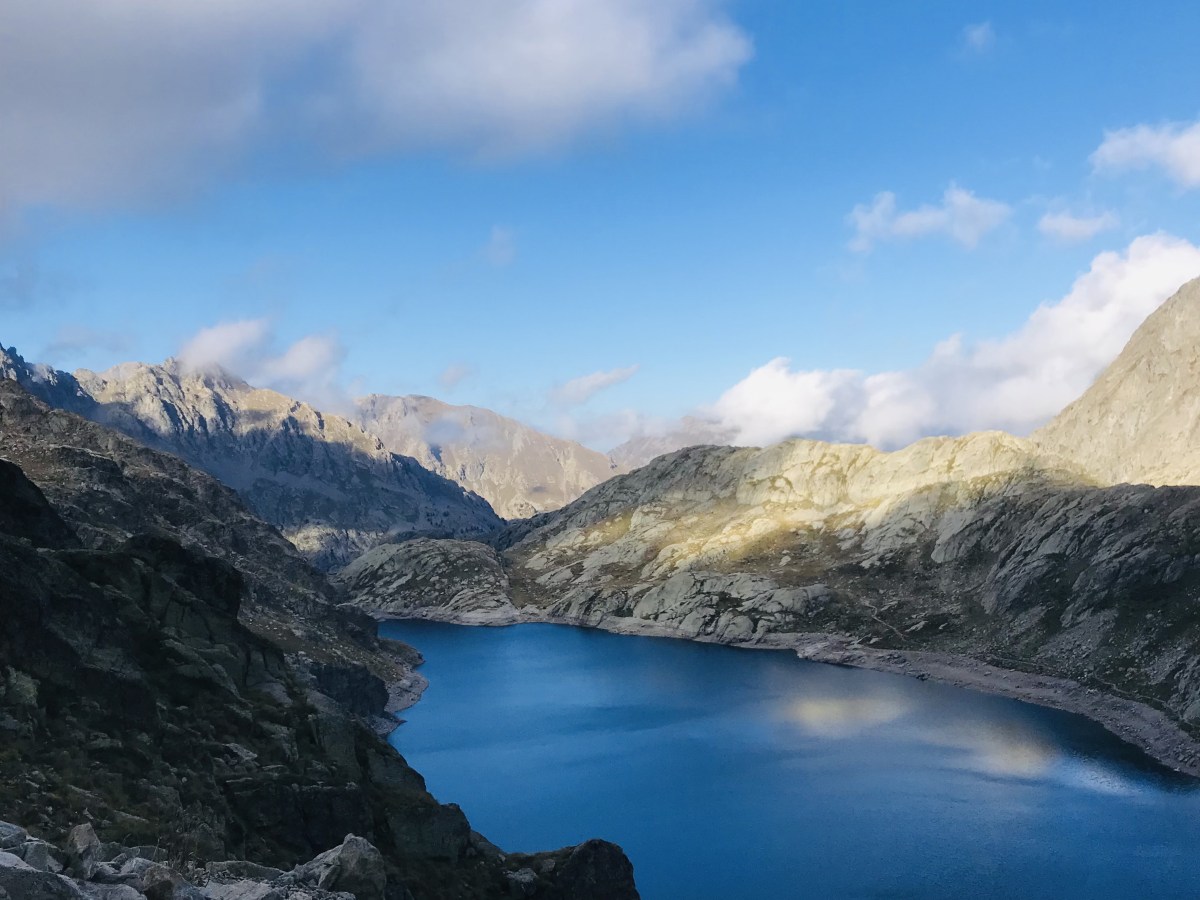20 septembre. 2500 mètres, rives du lac Basco&nbsp;(Mercantour)